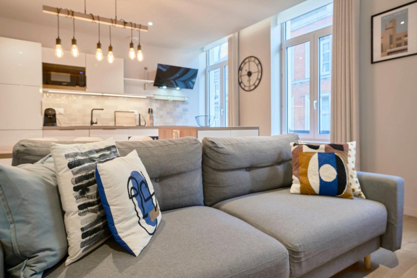 Apartment With Parking In The Heart Of Old Lille Exterior photo