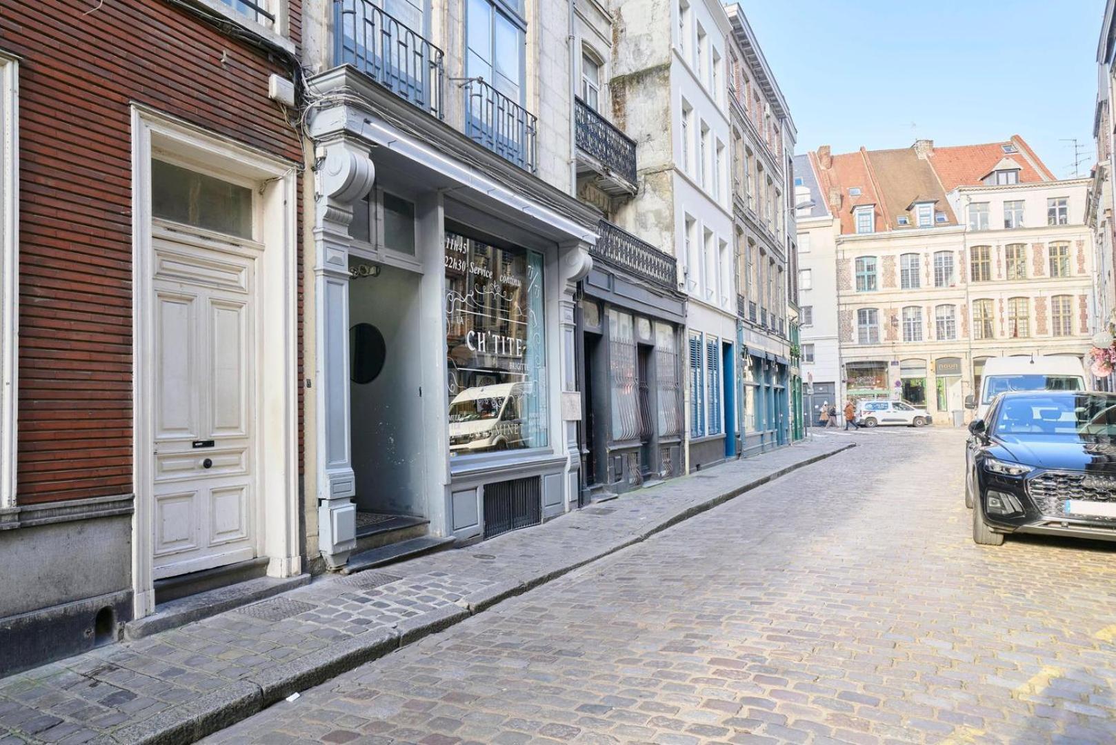 Apartment With Parking In The Heart Of Old Lille Exterior photo